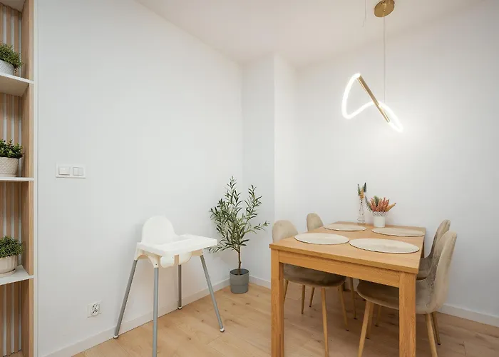 Lejlighed Kopernika Elegant 2br With Balcony Łódź